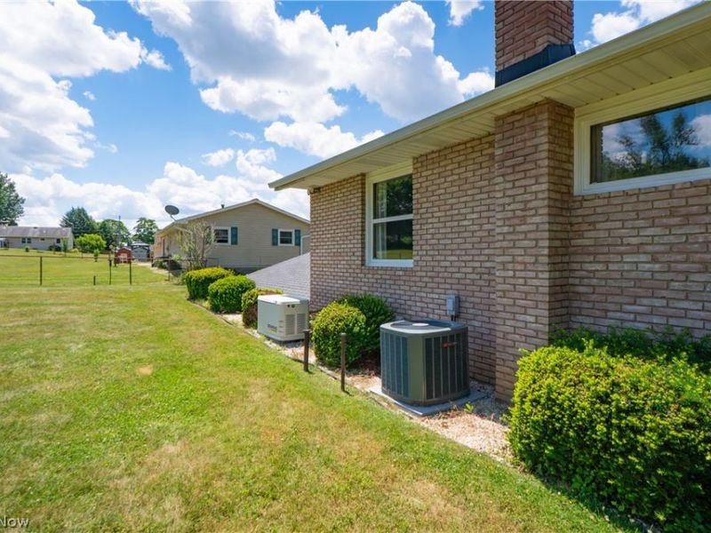 2421 Fairview Road , Uniontown, OH 44685 Photo 37