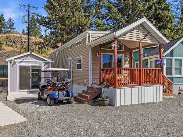 18617 W Williams Lake Rd, Cheney, WA 99004