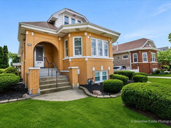 8101 White Avenue , Lyons, IL 60534