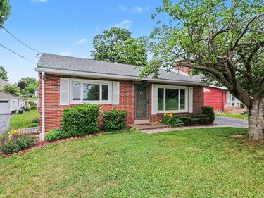 1755 GROVE STREET, HUMMELSTOWN, PA 17036