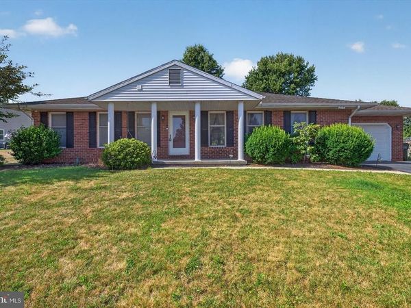 2718 RIDINGS WAY, YORK, PA 17408