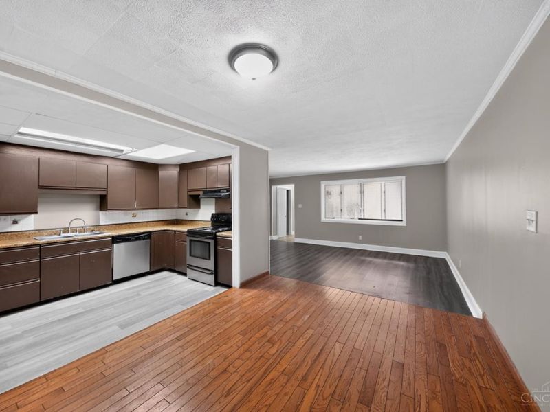 8769 Zodiac Drive, Springfield Twp., OH 45231 Photo 14
