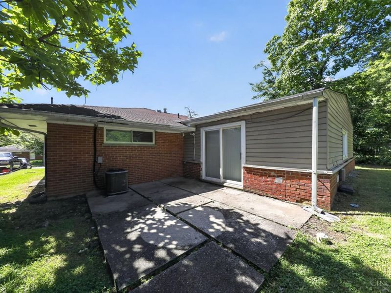 8769 Zodiac Drive, Springfield Twp., OH 45231 Photo 2