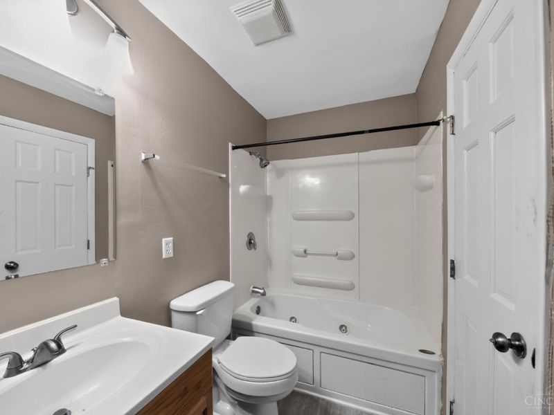 8769 Zodiac Drive, Springfield Twp., OH 45231 Photo 21
