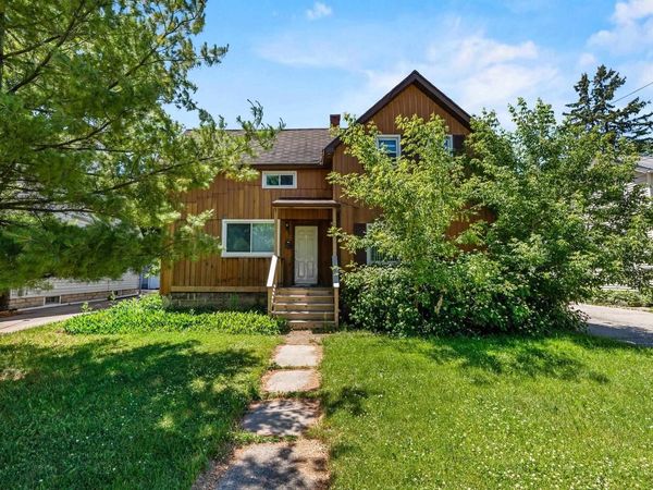1427 W COLLEGE AVENUE, Appleton, WI 54914