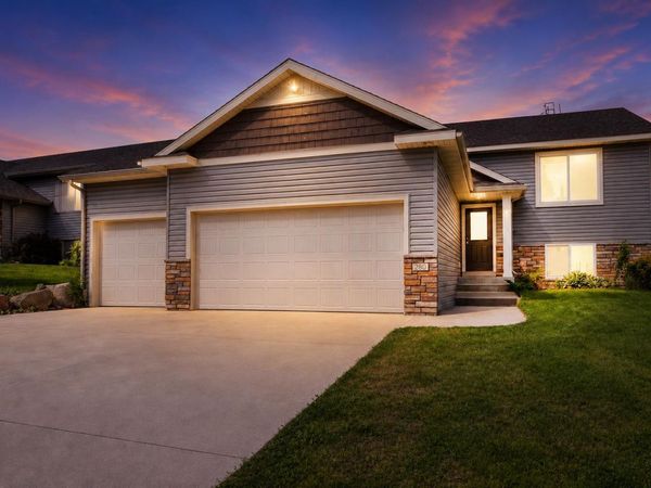 280 Highlands Avenue, Zumbrota, MN 55992