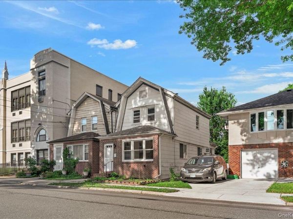 15 Depan Avenue , Floral Park, NY 11001