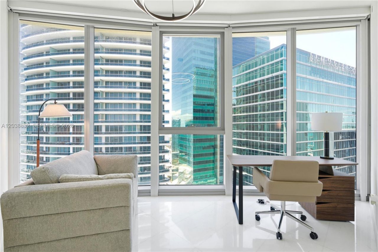 300 Biscayne Boulevard Way, Unit 4007W, Miami, FL 33131 Photo