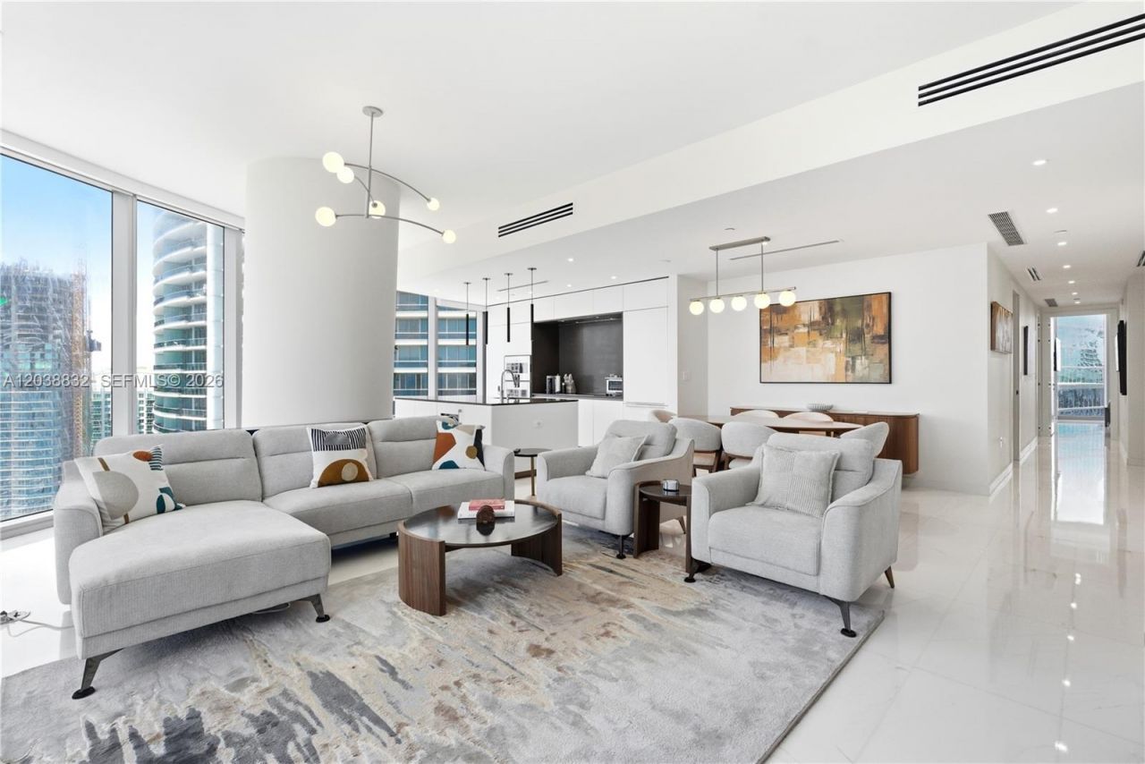 300 Biscayne Boulevard Way, Unit 4007W, Miami, FL 33131 Photo