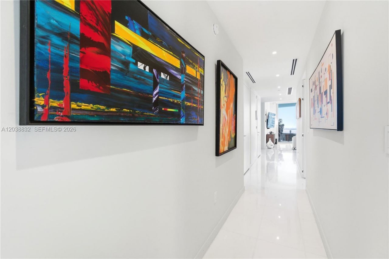 300 Biscayne Boulevard Way, Unit 4007W, Miami, FL 33131 Photo