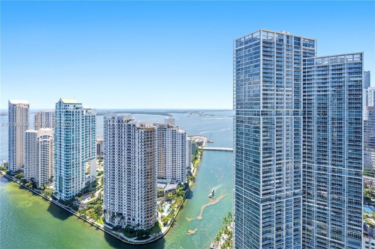 300 Biscayne Boulevard Way, Unit 4007W, Miami, FL 33131 Photo