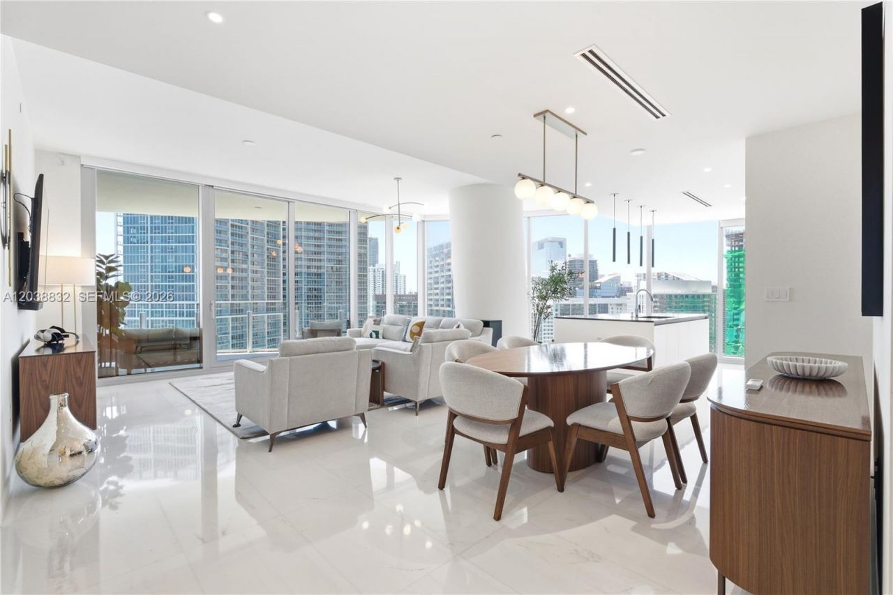 300 Biscayne Boulevard Way, Unit 4007W, Miami, FL 33131 Photo