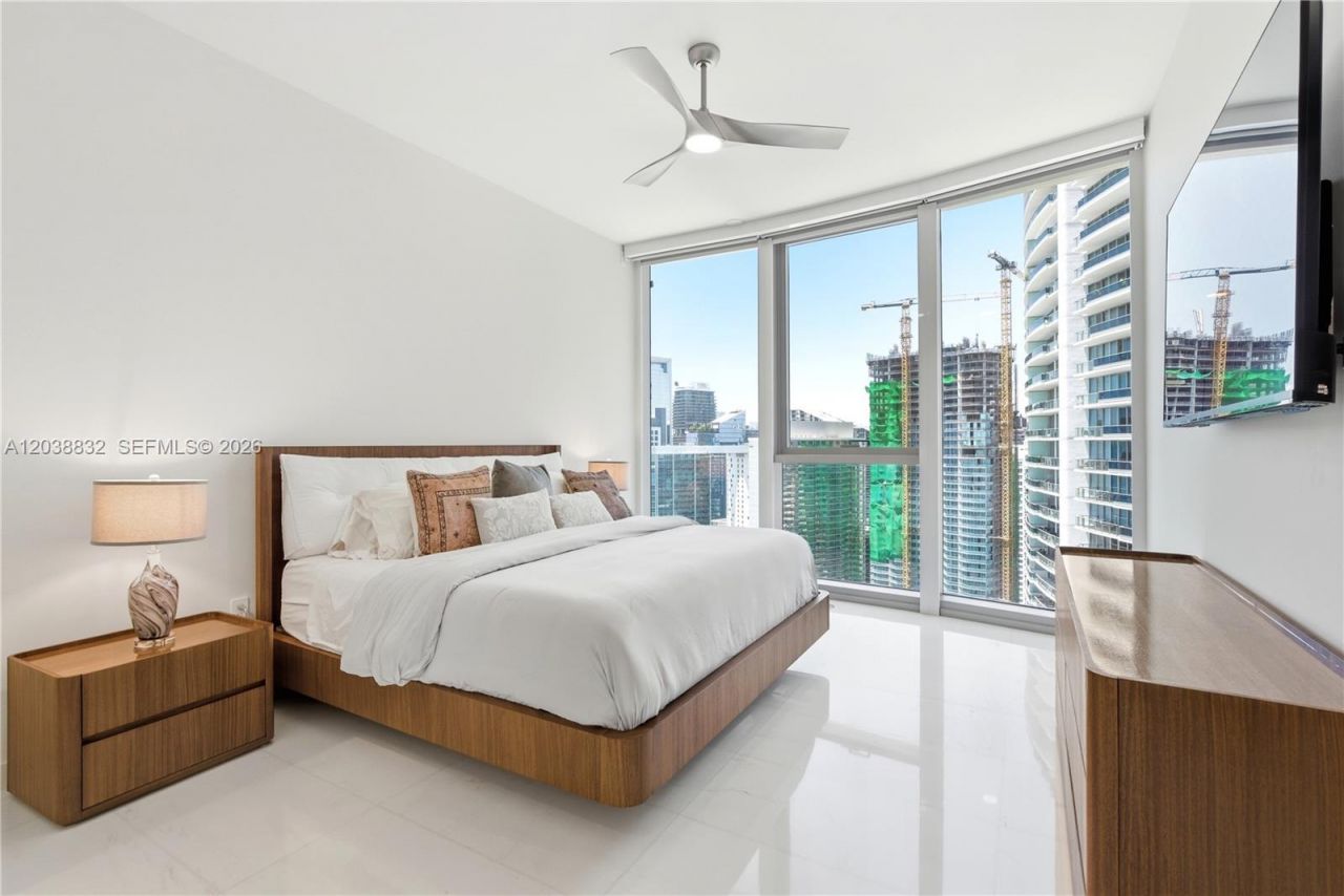 300 Biscayne Boulevard Way, Unit 4007W, Miami, FL 33131 Photo