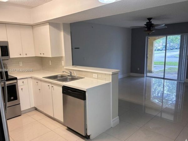 5540 NW 61st St, Unit 409, Coconut Creek, FL 33073