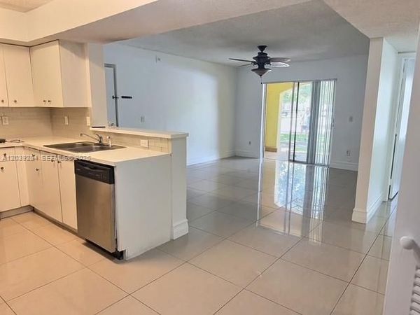 5540 NW 61st St, Unit 409, Coconut Creek, FL 33073