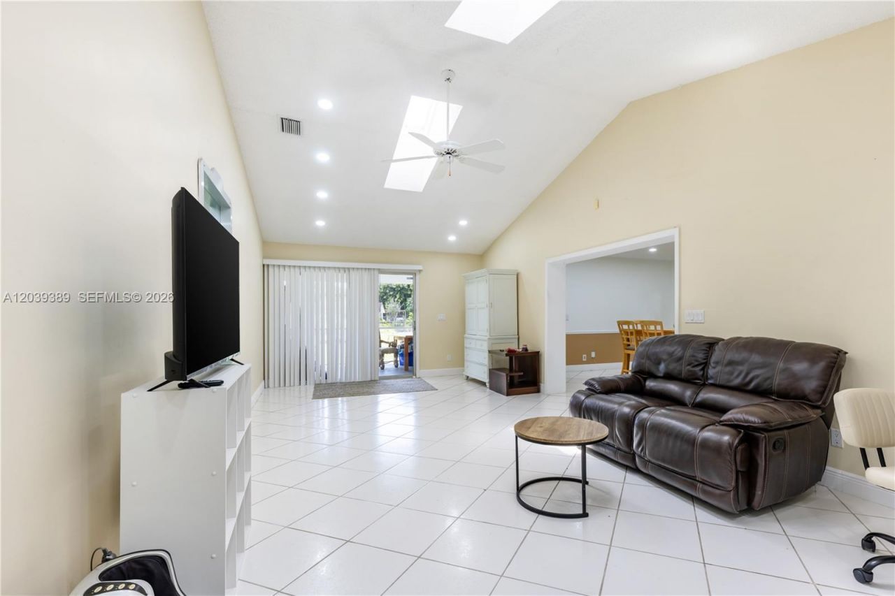 19323 Carolina Cir , Boca Raton, FL 33434 Photo