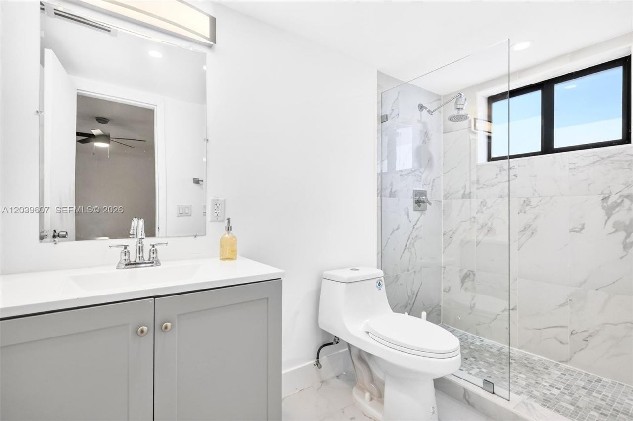 3522 SW 25th St , Unit 3522, Miami, FL 33133 Photo