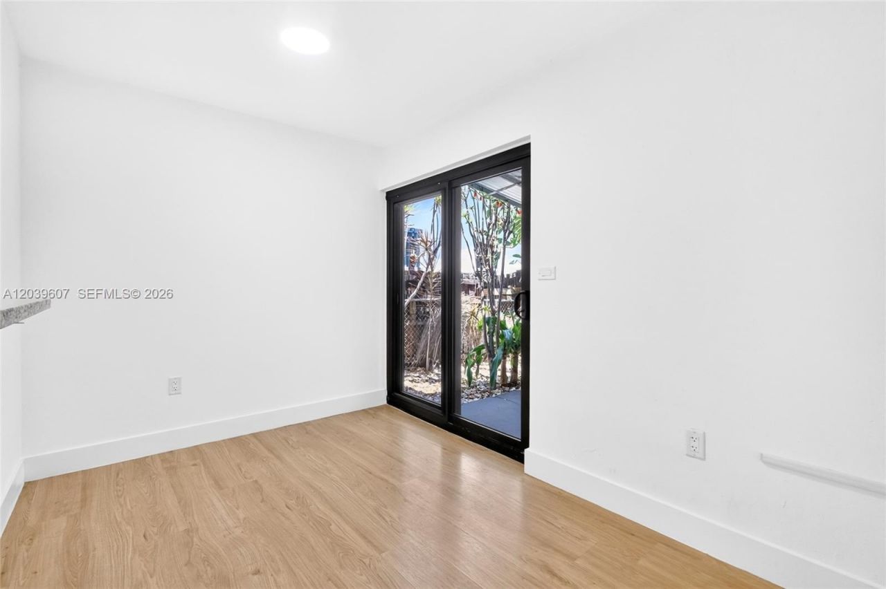 3522 SW 25th St , Unit 3522, Miami, FL 33133 Photo
