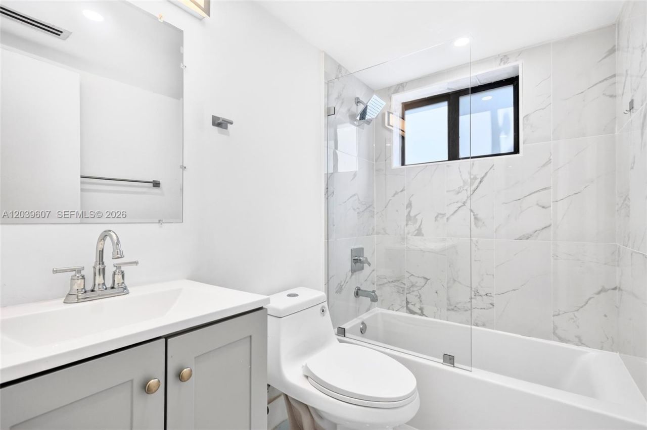 3522 SW 25th St , Unit 3522, Miami, FL 33133 Photo