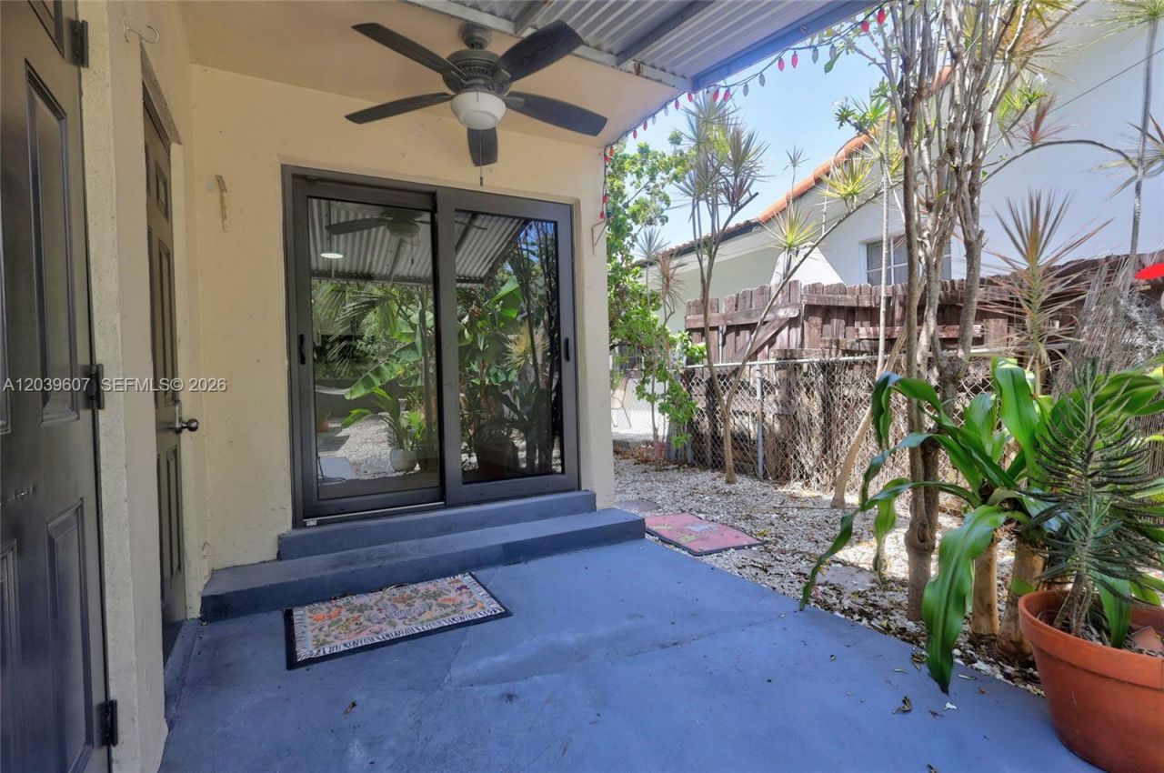 3522 SW 25th St , Unit 3522, Miami, FL 33133 Photo