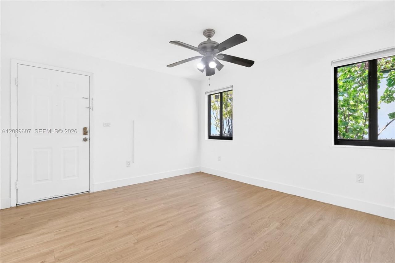 3522 SW 25th St , Unit 3522, Miami, FL 33133 Photo