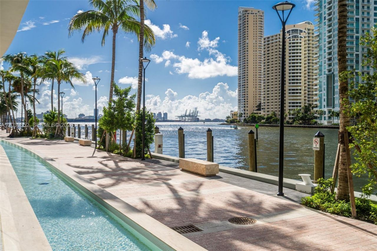 300 Biscayne Blvd Way, Unit 4008, Miami, FL 33131 Photo