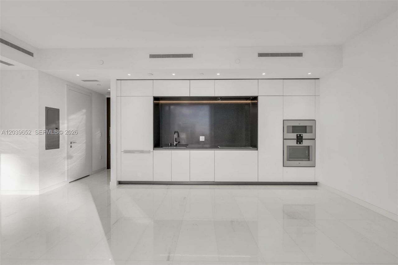 300 Biscayne Blvd Way, Unit 4008, Miami, FL 33131 Photo