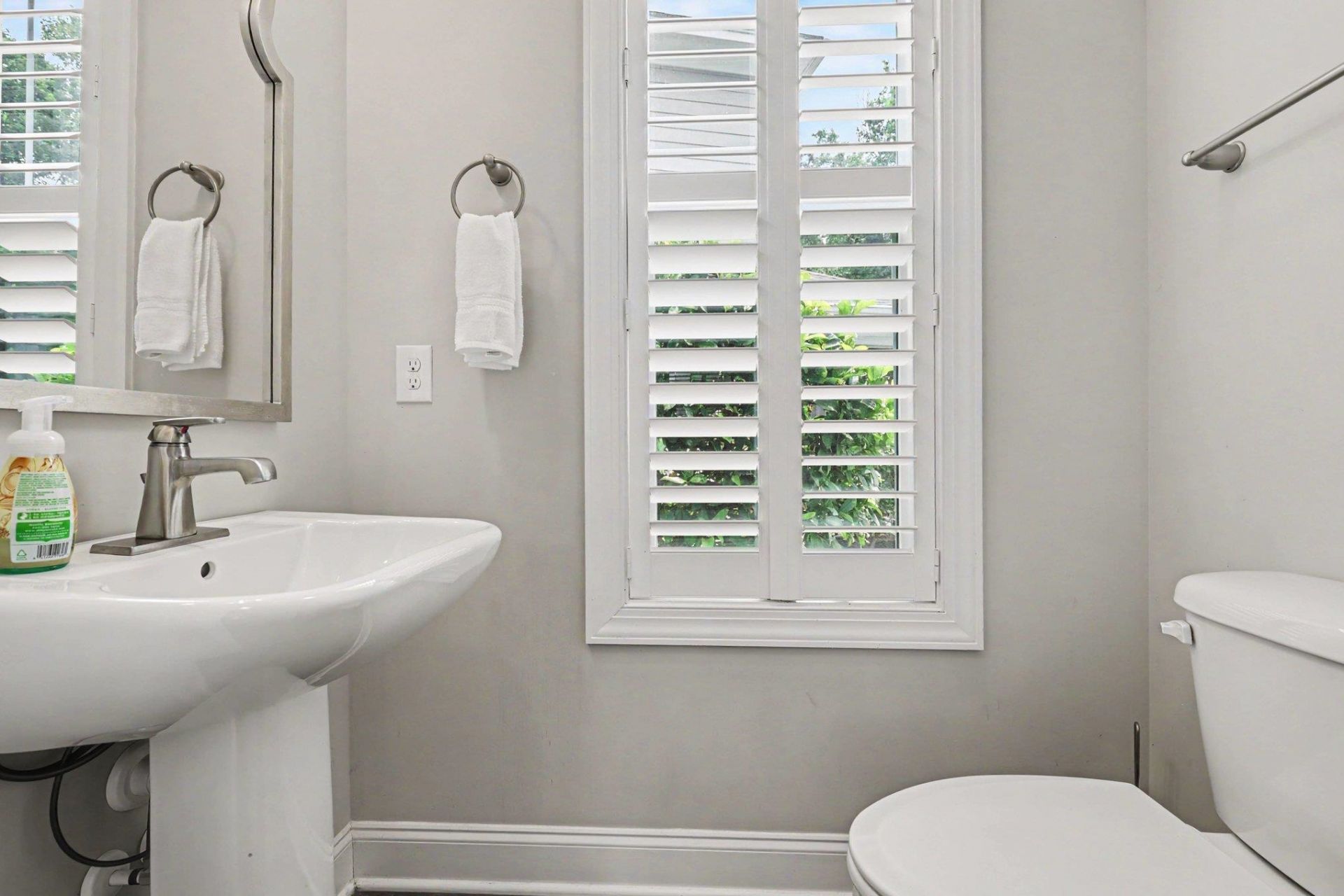 5204 Sea Coral Way Photo 9