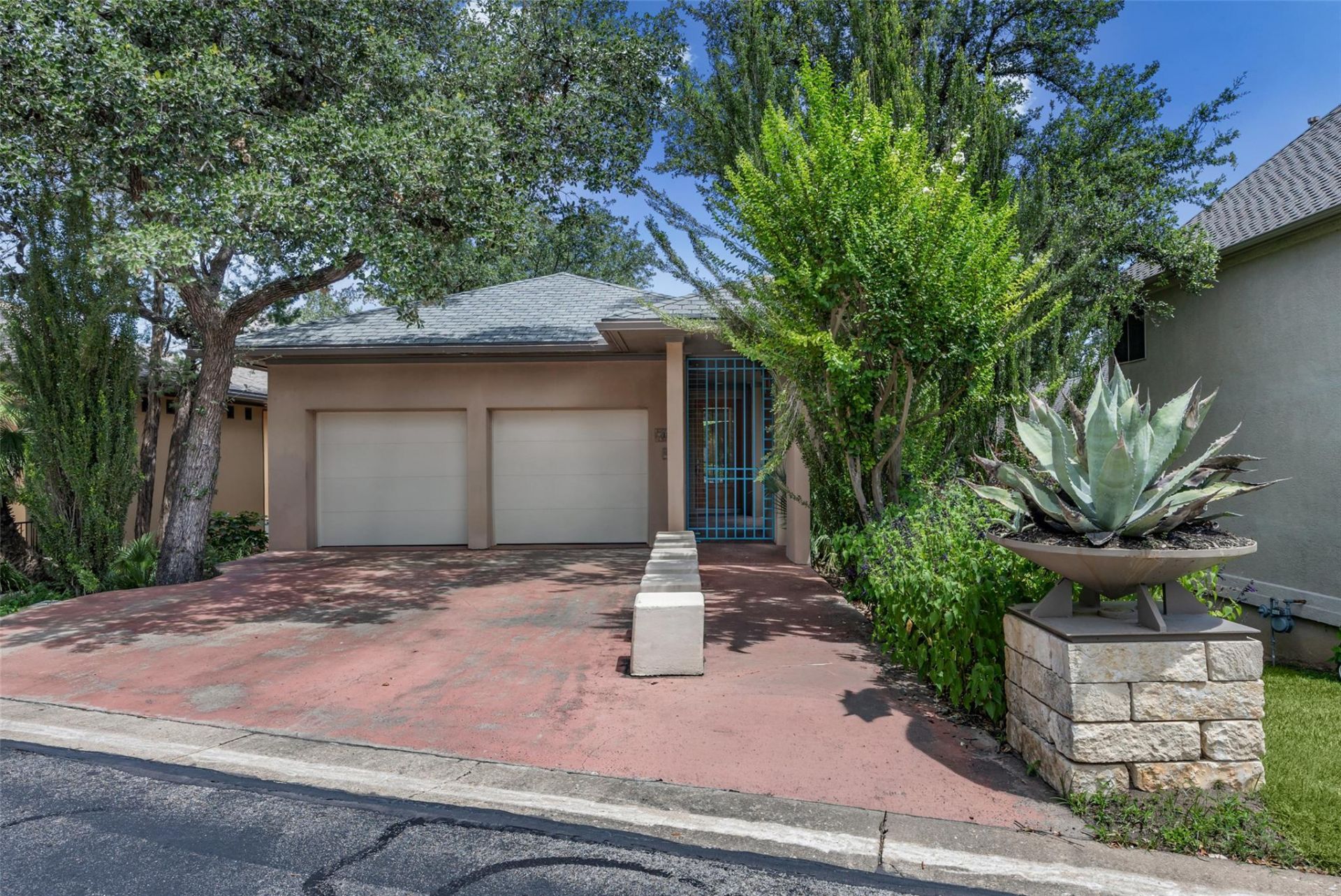 13 Treemont Dr, Austin, TX 78746 Main Photo