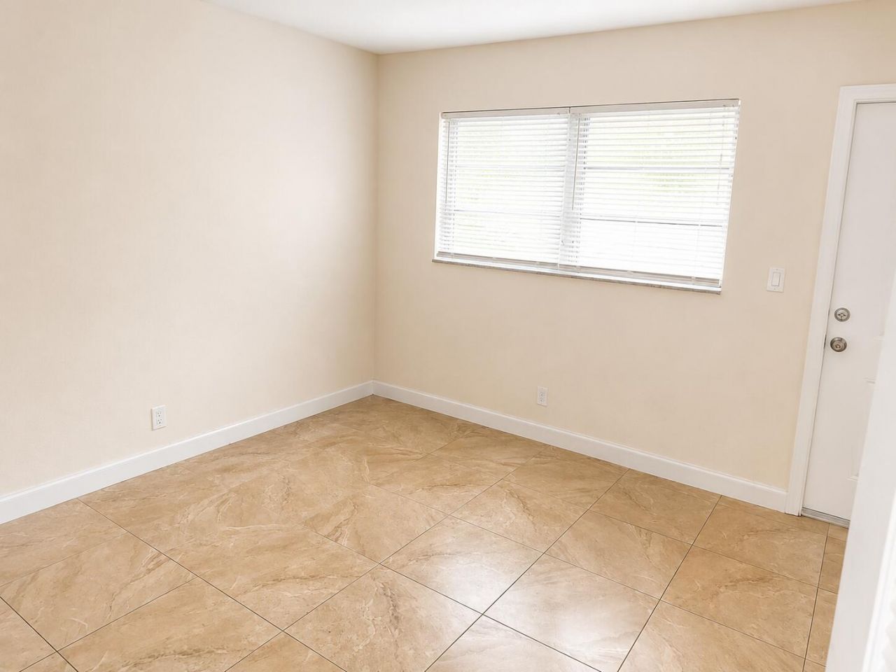 824 NE 16th Street, Unit 828, Fort Lauderdale, FL 33304 Photo