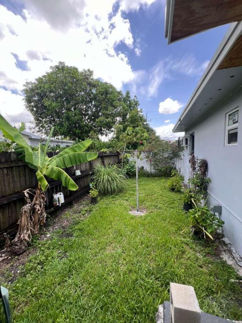 1524 NW 42nd Street, Unit B, Miami, FL 33142 Photo