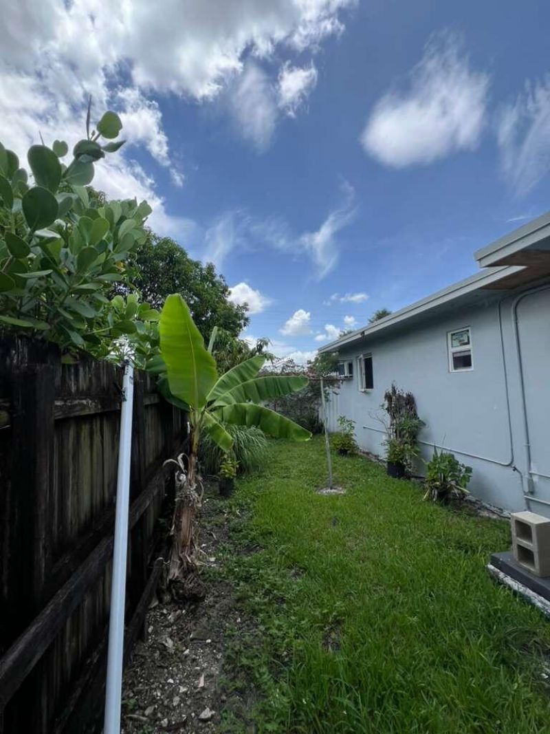 1524 NW 42nd Street, Unit B, Miami, FL 33142 Photo