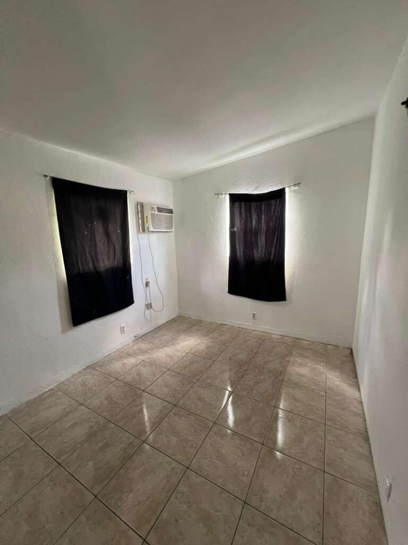 1524 NW 42nd Street, Unit B, Miami, FL 33142 Photo