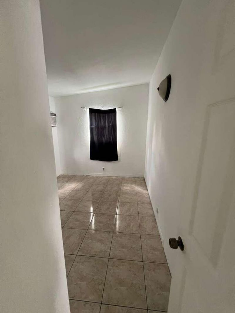 1524 NW 42nd Street, Unit B, Miami, FL 33142 Photo