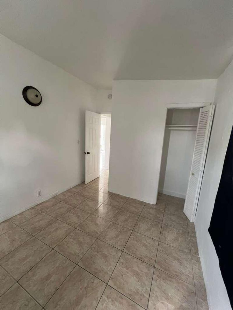 1524 NW 42nd Street, Unit B, Miami, FL 33142 Photo