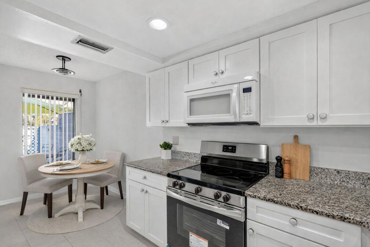 6184 SE Georgetown Place, Hobe Sound, FL 33455 Photo