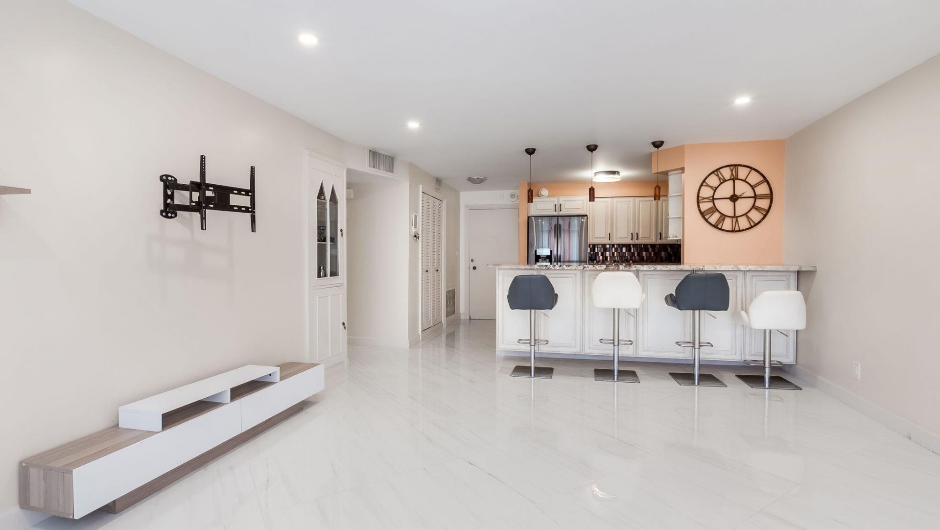 133 N Pompano Beach Boulevard, Unit 204, Pompano Beach, FL 33062 Photo