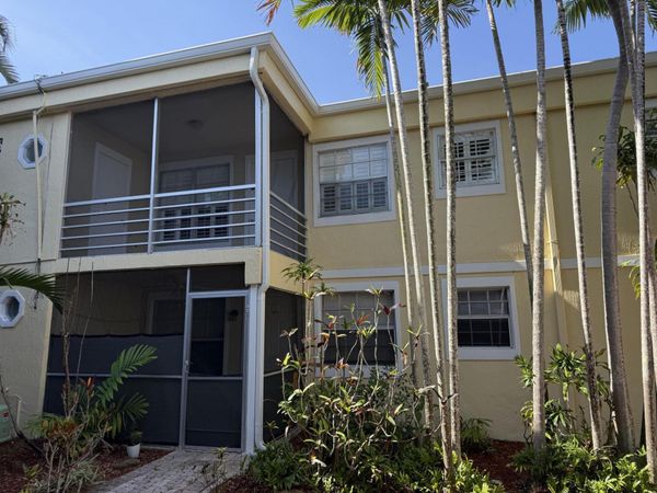 320 SE 10th Street, Unit C, Pompano Beach, FL 33060