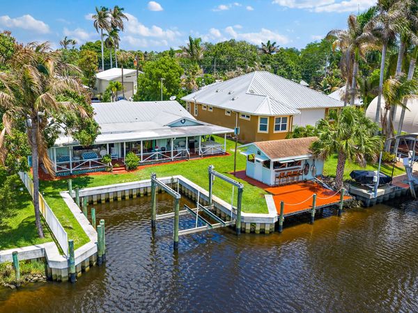 715 SW Rustic Circle, Stuart, FL 34997