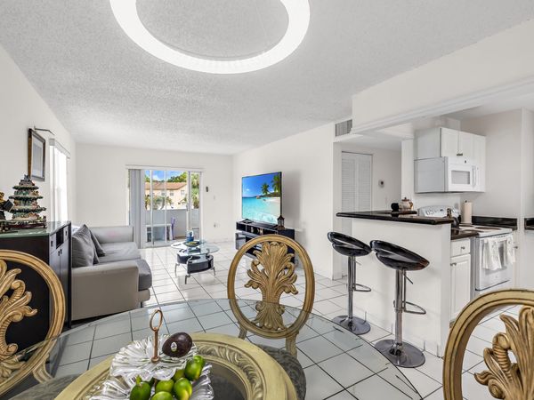 6507 Winfield Boulevard, Unit 211ac, Margate, FL 33063
