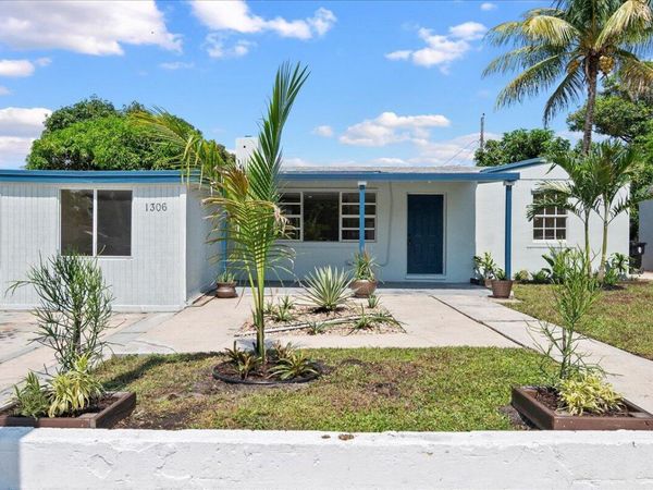 1306 S C Terrace, Lake Worth Beach, FL 33460