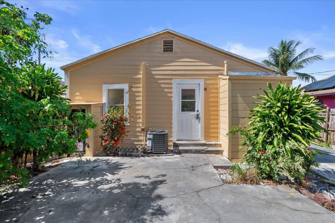 1011 22nd Street, West Palm Beach, FL 33407 Photo