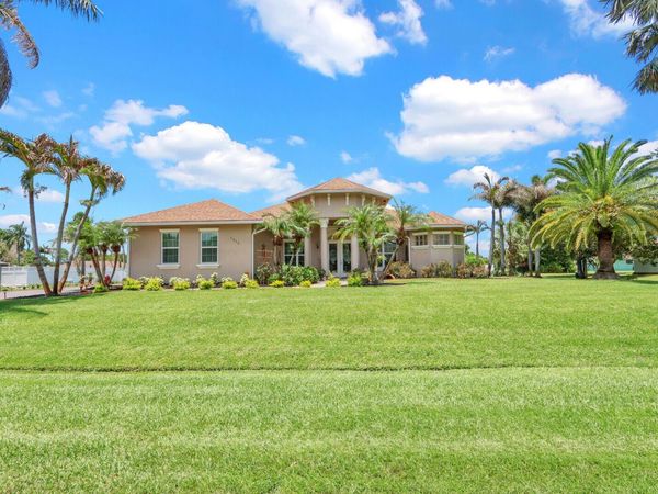 2043 SE Bisbee Street, Port St. Lucie, FL 34952