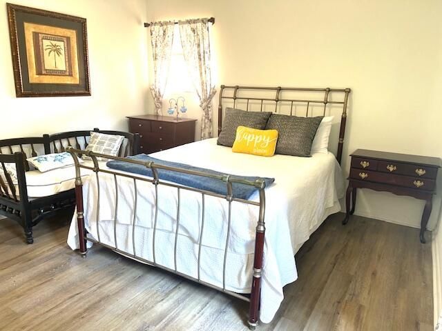 111 Finch Street Photo 15