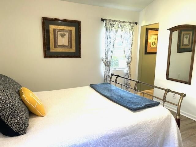 111 Finch Street Photo 16