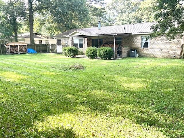 111 Finch Street Photo 27