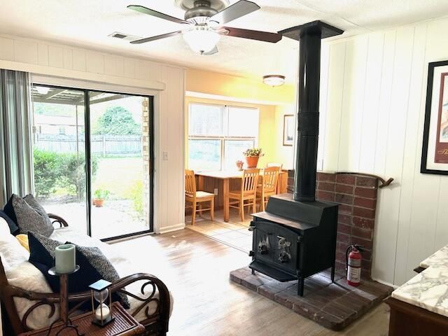 111 Finch Street Photo 6