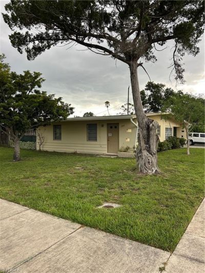 3904 La Palma St, Fort Myers, FL 33901 Main Photo