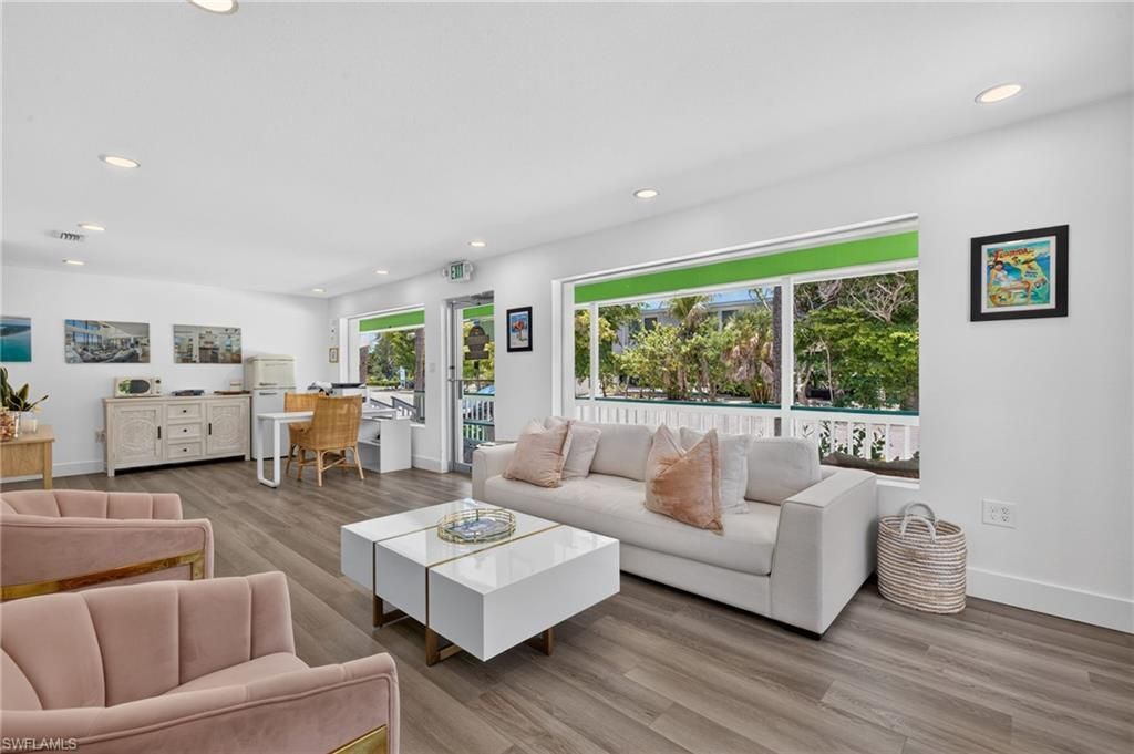 1640 Periwinkle Way , Unit 5, Sanibel, FL 33957 Photo