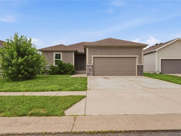 21803 Southcreek Road, Peculiar, MO 64078